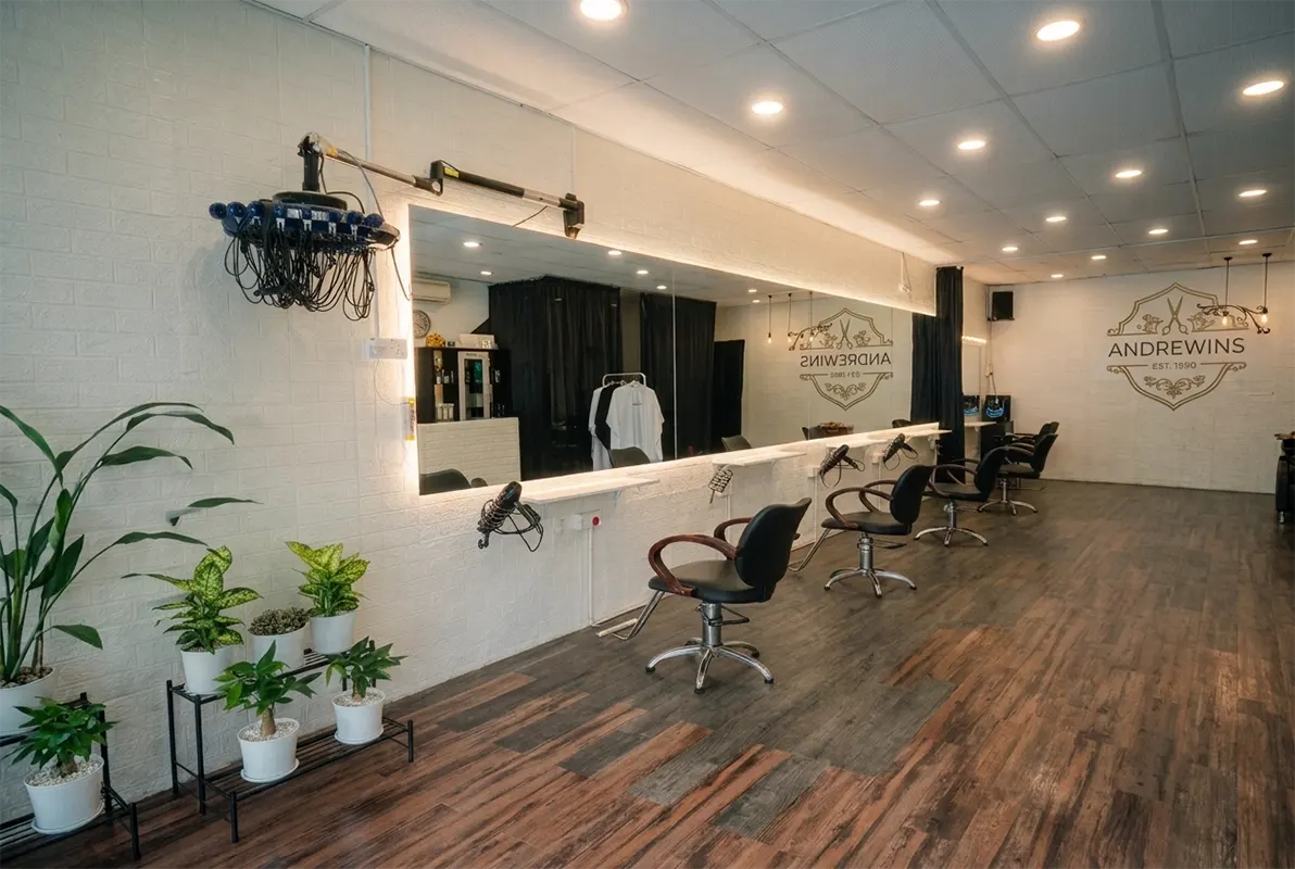 Andrewins Saloon Interior Kampar